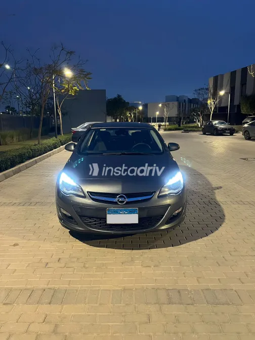 Opel Astra 2017 White Used for Sale - 2