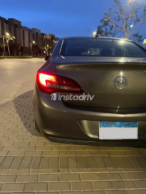 Opel Astra 2017 White Used for Sale - 8