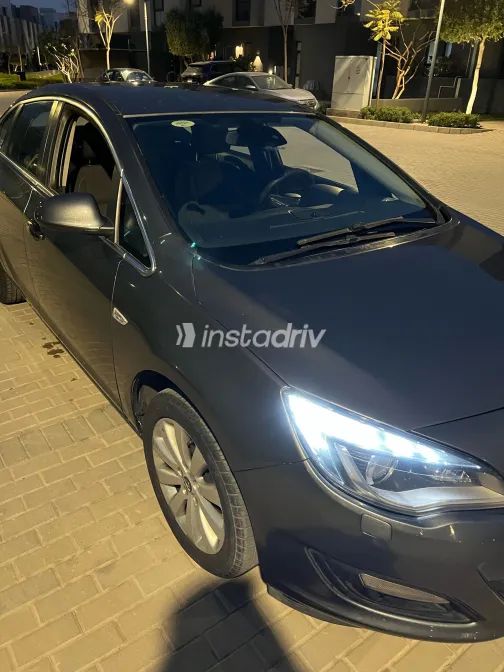 Opel Astra 2017 White Used for Sale - 9