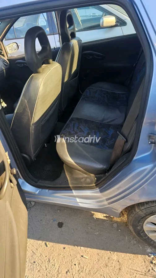 فيات بونتو 2009 أبيض مستعملة للبيع - 2