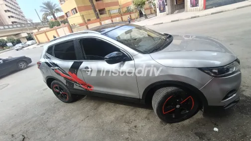 نيسان قشقاي 2021 أبيض مستعملة للبيع - 4