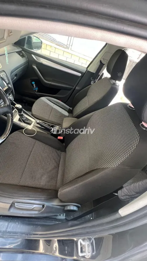 سكودا اوكتافيا 2015 أبيض مستعملة للبيع - 2