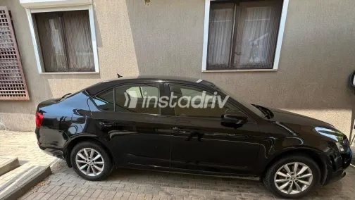 سكودا اوكتافيا 2015 أبيض مستعملة للبيع - 3