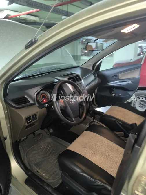 تويوتا افانزا 2016 أبيض مستعملة للبيع - 1