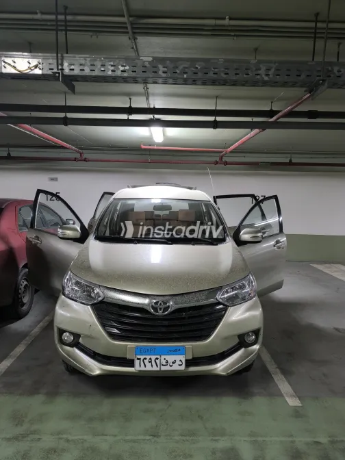 تويوتا افانزا 2016 أبيض مستعملة للبيع - 2