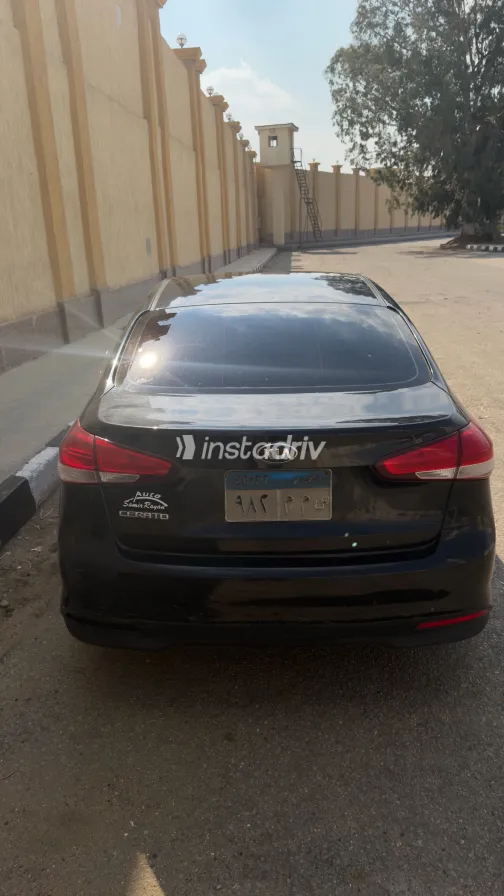 Kia Grand Cerato 2018 White Used for Sale - 4