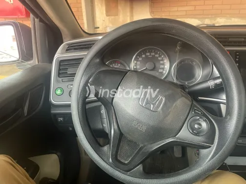 هوندا سيتى 2016 أبيض مستعملة للبيع - 2