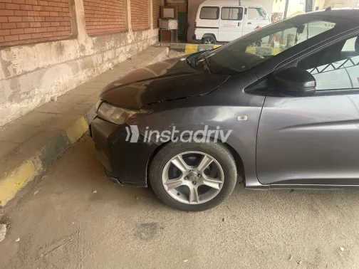 هوندا سيتى 2016 أبيض مستعملة للبيع - 5