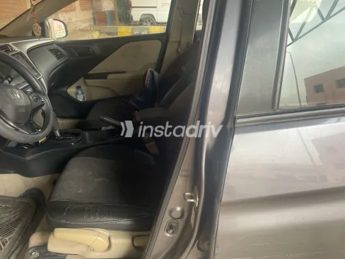 هوندا سيتى 2016 أبيض مستعملة للبيع - 6