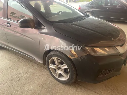 هوندا سيتى 2016 أبيض مستعملة للبيع - 9