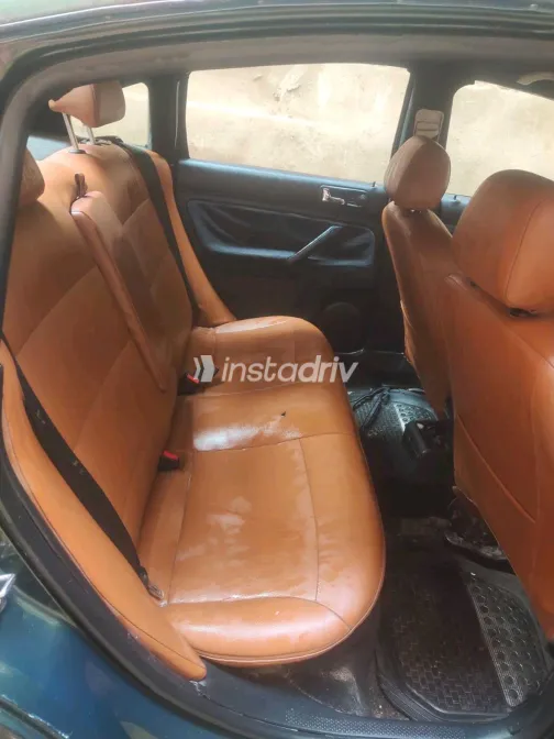 فولكس فاغن باسات 1998 أبيض مستعملة للبيع - 6