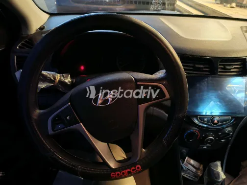 هيونداي سولاريس 2016 أبيض مستعملة للبيع - 1