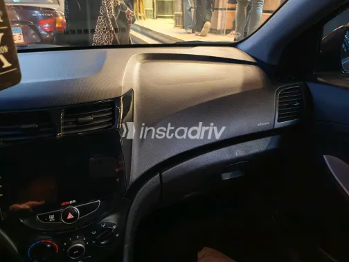 هيونداي سولاريس 2016 أبيض مستعملة للبيع - 4