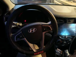 هيونداي سولاريس 2016 أبيض مستعملة للبيع