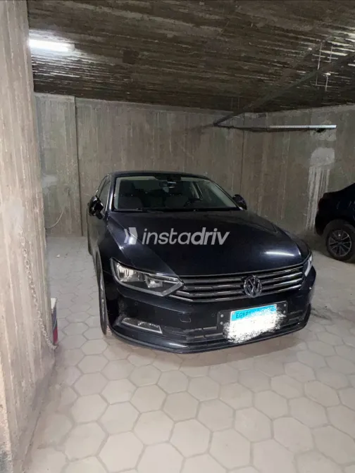 Volkswagen Passat 2019 White Used for Sale - 1