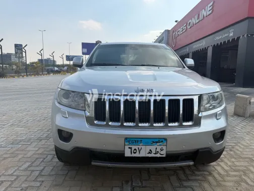جيب جراند شيروكي 2012 أبيض مستعملة للبيع - 1