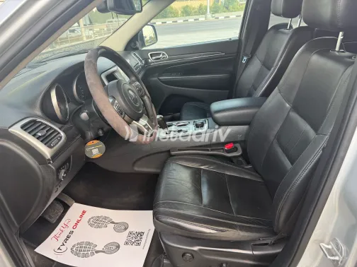 جيب جراند شيروكي 2012 أبيض مستعملة للبيع - 4