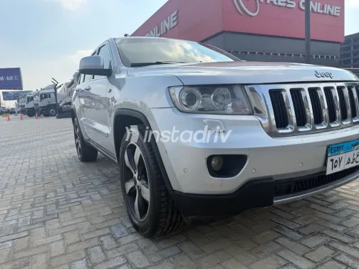 جيب جراند شيروكي 2012 أبيض مستعملة للبيع - 5