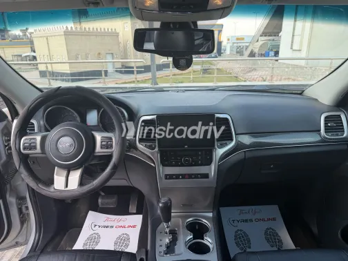 جيب جراند شيروكي 2012 أبيض مستعملة للبيع - 6