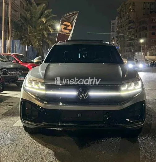 فولكس فاغن طوارق 2024 أبيض مستعملة للبيع - 8