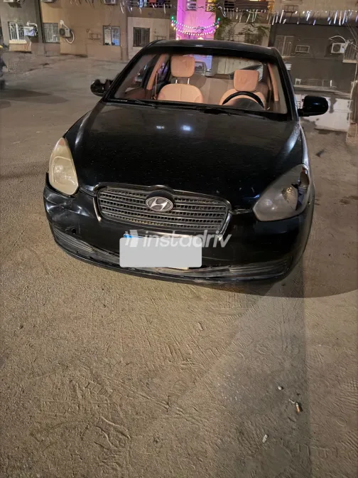 Hyundai Accent 2010 White Used for Sale - 4