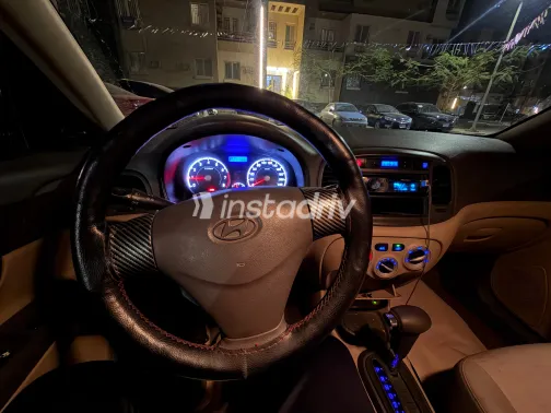 Hyundai Accent 2010 White Used for Sale - 9