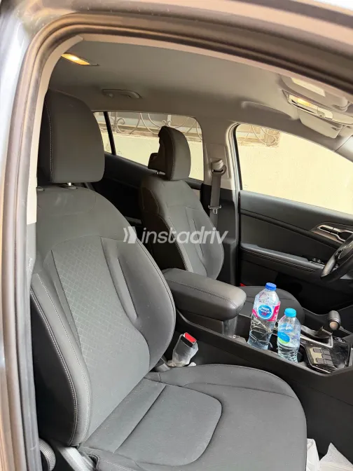 كيا سبورتاج 2025 أبيض مستعملة للبيع - 5