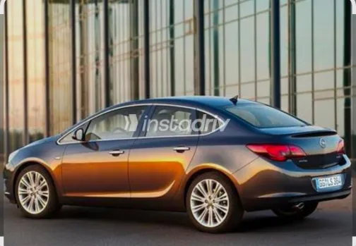 اوبل أسترا 2019 أبيض مستعملة للبيع - 3