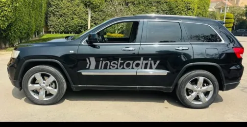 جيب جراند شيروكي 2013 أبيض مستعملة للبيع - 4