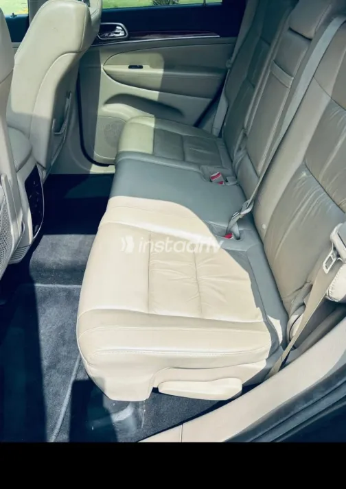 جيب جراند شيروكي 2013 أبيض مستعملة للبيع - 5