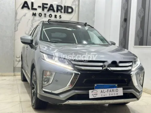 ميتسوبيشي اكليبس كروس 2020 رمادي مستعملة للبيع - 3