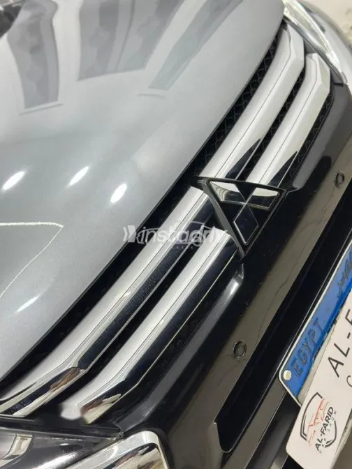 ميتسوبيشي اكليبس كروس 2020 رمادي مستعملة للبيع - 8