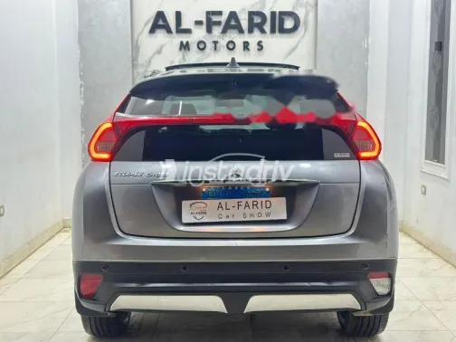 ميتسوبيشي اكليبس كروس 2020 رمادي مستعملة للبيع - 9