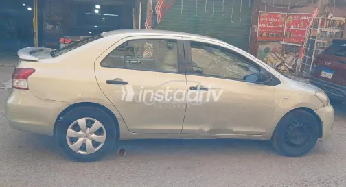 تويوتا ياريس 2007 ذهبي مستعملة للبيع - 3