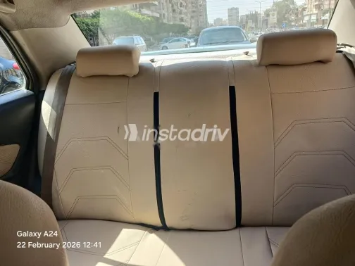 تويوتا ياريس 2007 ذهبي مستعملة للبيع - 5