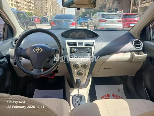 تويوتا ياريس 2007 ذهبي مستعملة للبيع - 6