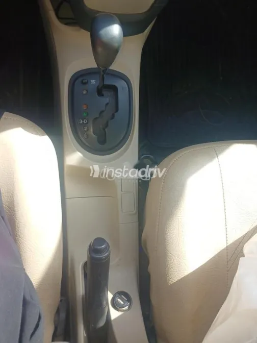 تويوتا ياريس 2007 ذهبي مستعملة للبيع - 8