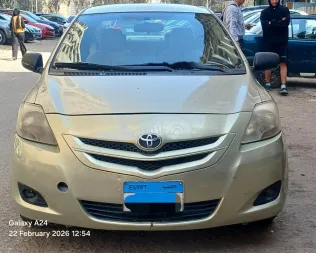 تويوتا ياريس 2007 ذهبي مستعملة للبيع