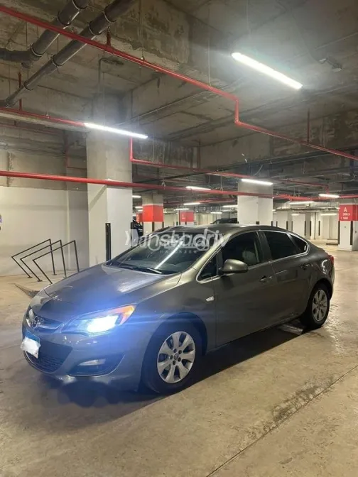 اوبل أسترا 2019 أبيض مستعملة للبيع - 3