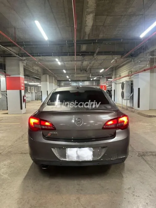 اوبل أسترا 2019 أبيض مستعملة للبيع - 5