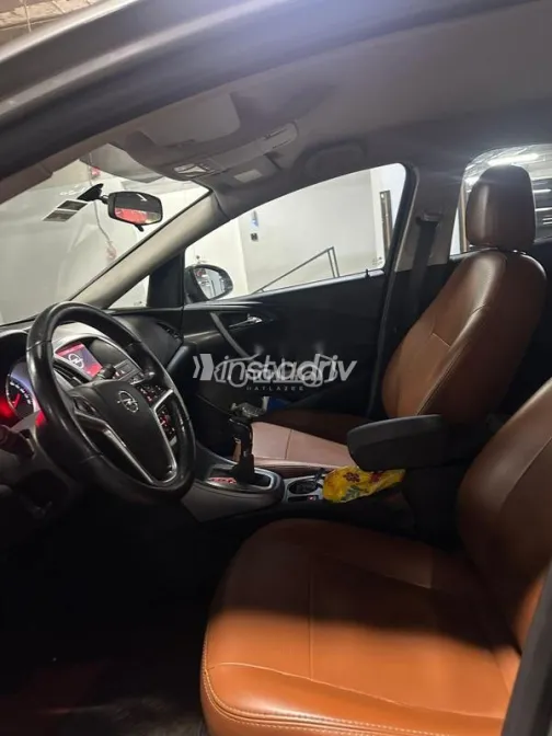 اوبل أسترا 2019 أبيض مستعملة للبيع - 7