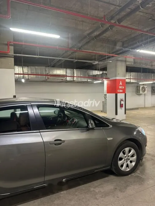 اوبل أسترا 2019 أبيض مستعملة للبيع - 8