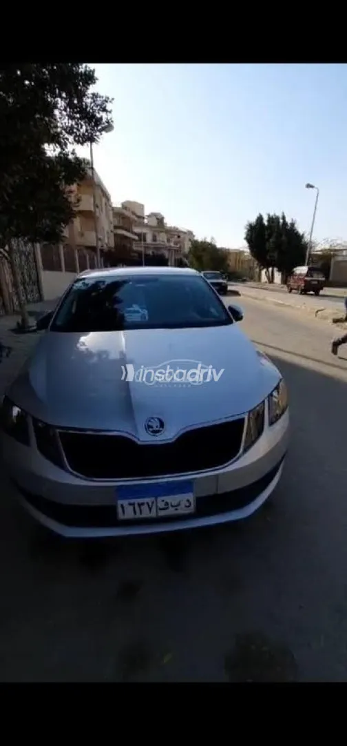 سكودا اوكتافيا 2020 أبيض مستعملة للبيع - 1