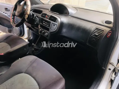 هيونداي ماتريكس 2002 فضي مستعملة للبيع - 6