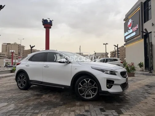 Kia Xceed 2022 White Used for Sale - 2