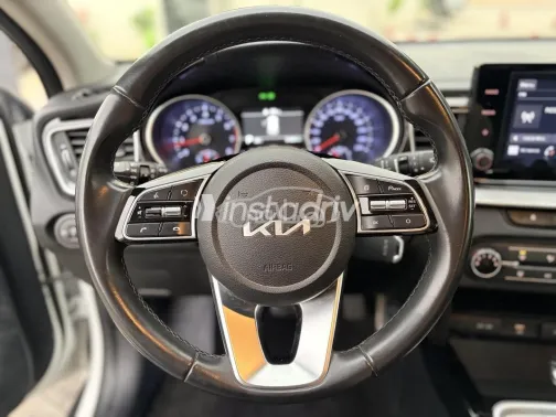 Kia Xceed 2022 White Used for Sale - 10