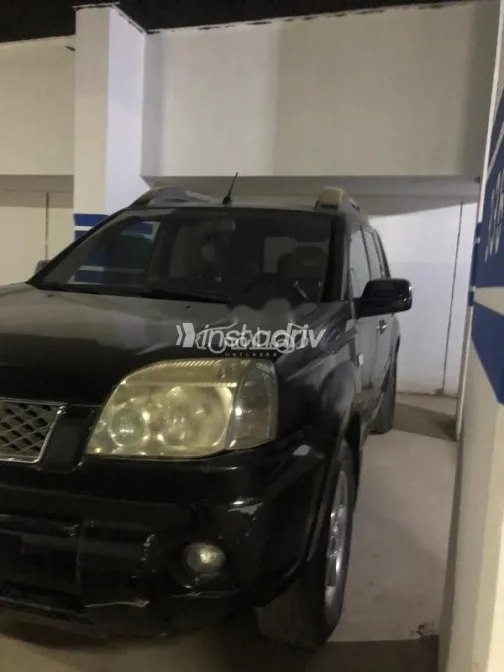 نيسان اكس تريل 2011 أسود مستعملة للبيع - 2