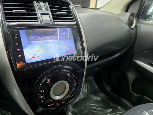 نيسان صنى 2021 أبيض مستعملة للبيع - 1