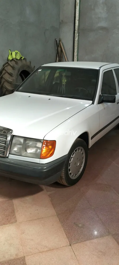 مرسيدس E 200 1989 أبيض مستعملة للبيع - 5