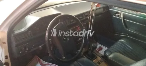 مرسيدس E 200 1989 أبيض مستعملة للبيع - 10